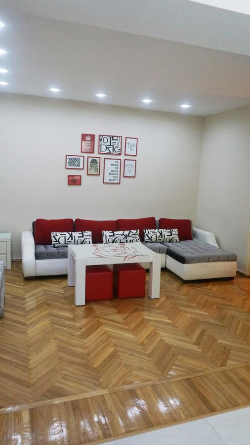 White Tiger In Center Of Tbilisi Apartman Kültér fotó